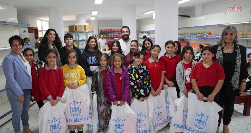 Konak Belediyesi’nden kız çocuklarına özel etkinlik Konaklı kız çocukları Konak Belediyesi’nin kendileri için düzenlediği etkinlikte bir