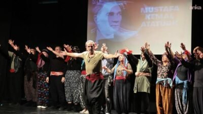 Konak Belediyesi’nin 29 Ekim Cumhuriyet Bayramı kutlamaları kapsamında sahnelenen “Kuvayi