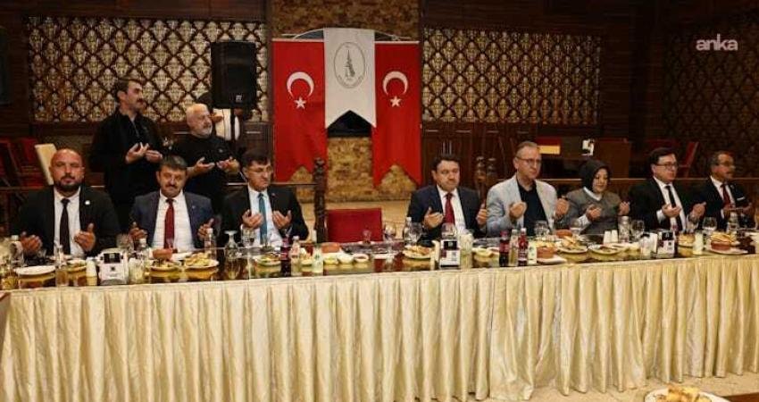 Kütahya Belediye Başkanı Eyüp Kahveci, Kütahya Valiliği tarafından düzenlenen öğle