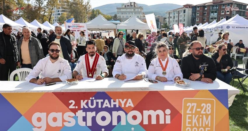 Kütahya Gastronomi Festivali başladı Kütahya Belediyesi tarafından bu yıl ikincisi düzenlenen Kütahya Gastronomi Festivali,