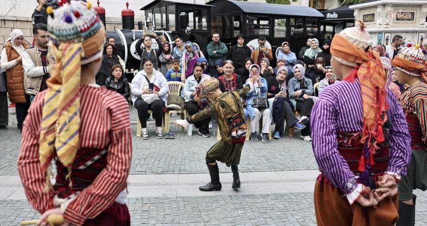 Kütahya Belediyesi tarafından şehrin kültürel mirasını yaşatmak, el emeği ürünleri