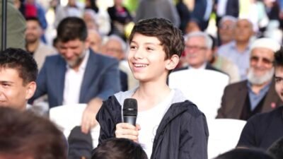 Saadet Partisi Genel Başkanı Mahmut Arıkan, İzmir’de düzenlenen “Bir Derdim