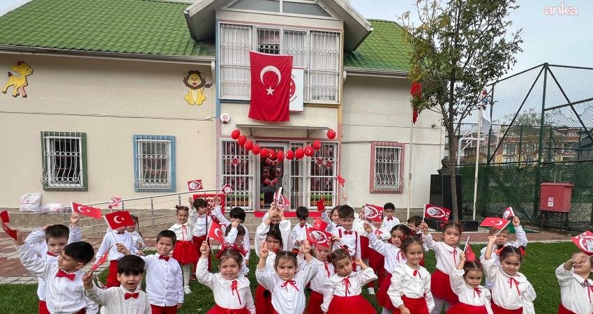 Maltepe’de 29 Ekim Cumhuriyet Bayramı kutlamaları başladı. Maltepe Belediyesi kreşlerinde