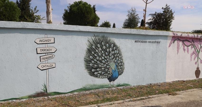 Menderes’te Akçaköy’ün duvarları tuvale dönüştü Menderes Belediyesi, Akçaköy Mahallesi’nde duvarlara sanatsal boyama çalışmaları gerçekleştirdi.