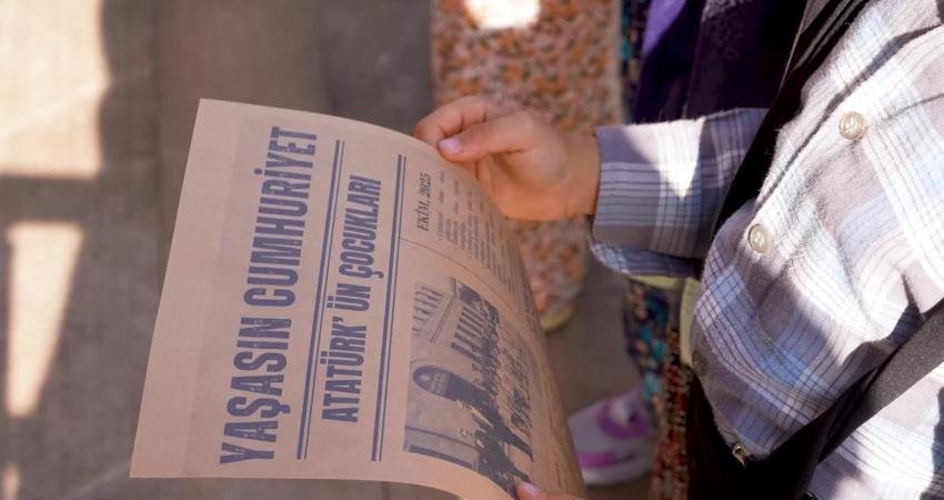 Mersin Büyükşehir Belediye Başkanı Seçer, minik öğrencileri ağırladı Dr. Kamil Tarhan İlkokulu öğrencileri, Mersin Büyükşehir Belediye Başkanı Vahap