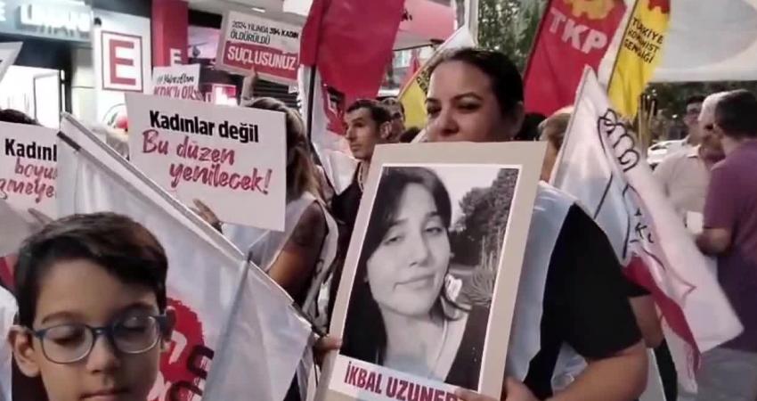 Mersin’de kadın cinayetleri protesto edildi Mersin’de Kadın Dayanışma Komiteleri, Ayşenur Halil ve İkbal Uzuner’in katledilmesinin