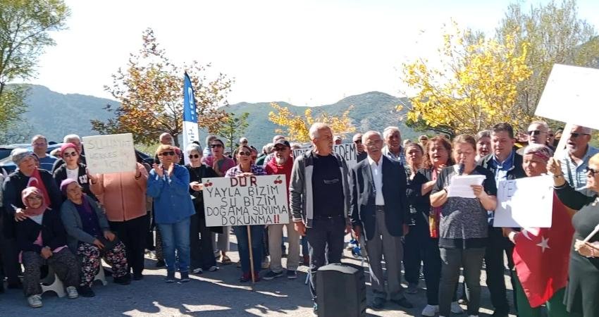 Muğla Fethiye Yeşilüzümlü’de krom tesisi istemeyen yurttaşlar bir araya geldi: Bizim gidecek başka yerimiz yok Muğla'nın Fethiye ilçesine bağlı Nif Mahallesi'nde yapılması planlanan krom eleme
