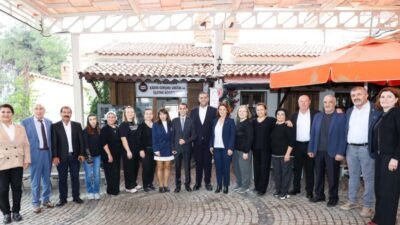 Narlıdere Ahmet Piriştina Demokrasi Meydanı’nda, 19 Ekim Muhtarlar Günü dolayısıyla