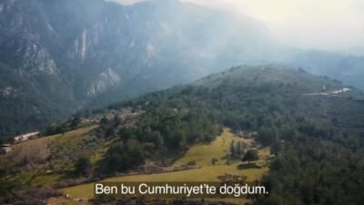 CHP Genel Başkanı Özgür Özel, Cumhuriyet'in 102'nci kuruluş yıldönümü dolayısıyla