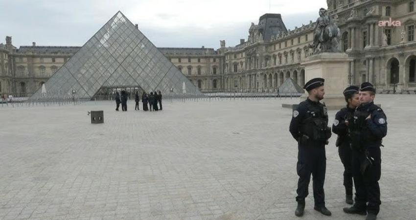 Paris’teki Louvre Müzesi’nde sabah saatlerinde bir soygun gerçekleştirildi. Soygunda, "paha