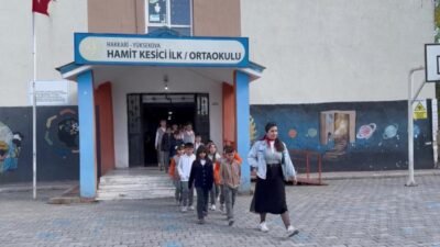 Konya’daki Kazım Karabekir İlkokulu öğretmeni Rabia Kılınçarslan, Türkiye Cumhuriyeti’nin 102’nci