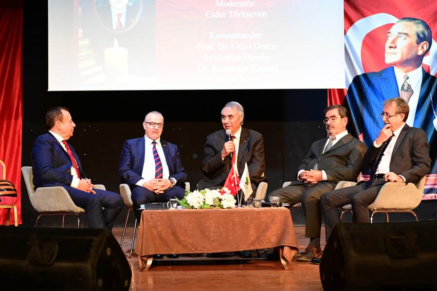 Sanat hayatının 60. yılını Mamak’ta kutladı Mamak Belediyesi ve Dünya Söz Akademisi işbirliğiyle düzenlenen özel gecede,
