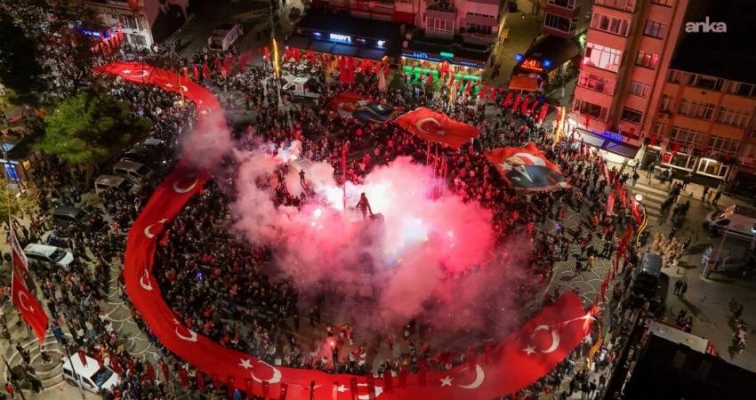 Silivri Belediyesi, 29 Ekim Cumhuriyet Bayramını, fener alayı ve Pau