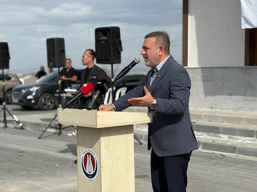 Sincan Belediyesi’nden üreticilere buğday tohumu desteği Sincan Belediyesi, yerli üretimi ve tarımsal verimi arttırmak, çiftçilerin maliyetlerini