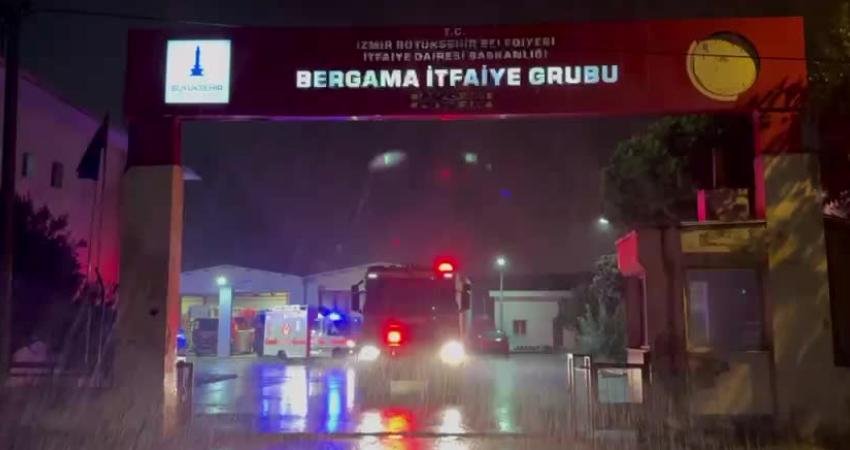 Sındırgı depremi sonrası İzmir Büyükşehir Belediyesi ekipleri sahada İzmir Büyükşehir Belediyesi, Balıkesir’in Sındırgı ilçesinde meydana gelen 6,1 büyüklüğündeki
