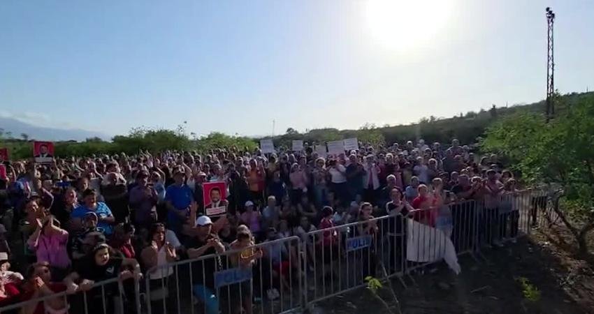 Hatay’ın Samandağ ilçesi Kurtderesi Mahallesi'ndeki kamulaştırmalara tepki amacıyla miting düzenlendi.