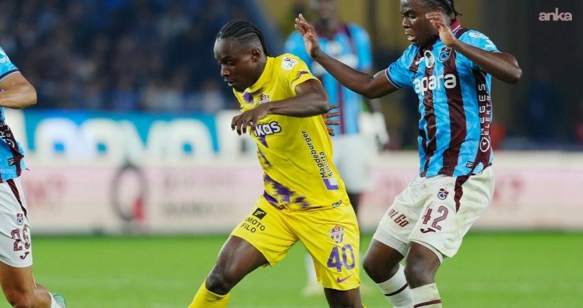 Trabzonspor, Eyüpspor’u 2-0 mağlup etti Süper Lig’in 10. haftasında Trabzonspor, sahasında Eyüpspor’u 2-0 mağlup etti.