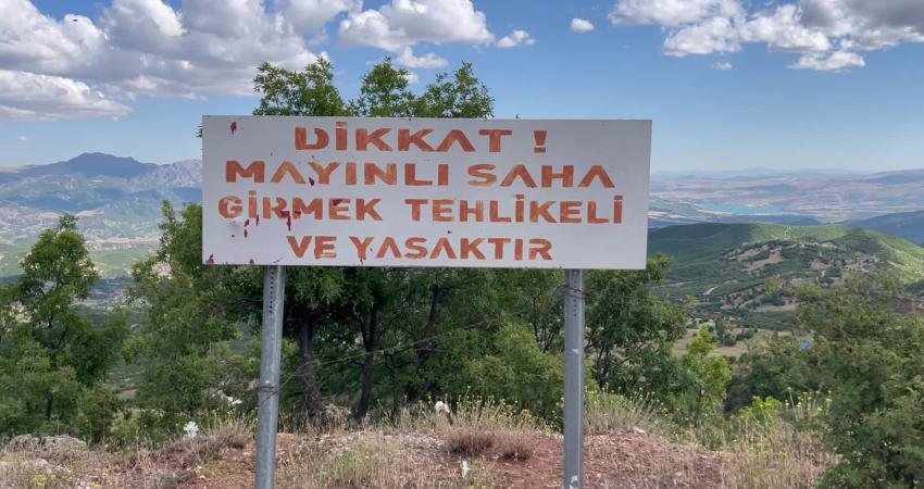 Tunceli’nin Sütlüce köyünde hayvancılıkla uğraşan yurttaşlar, bölgede mayın ve patlayıcıların
