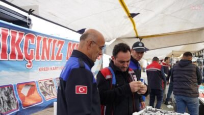 Tuzla Belediyesi, ilçe genelinde kurulan semt pazarlarında denetimlerini aralıksız sürdürüyor.