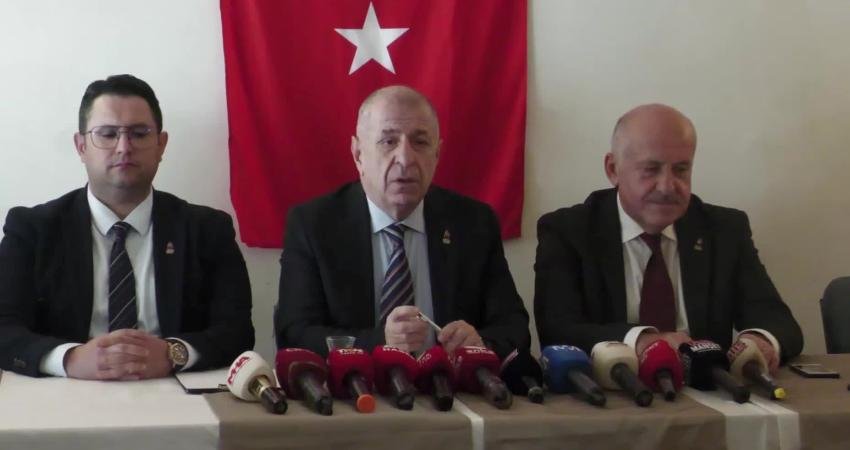 Zafer Partisi Genel Başkanı Ümit Özdağ, Manisa’da basın mensuplarıyla bir