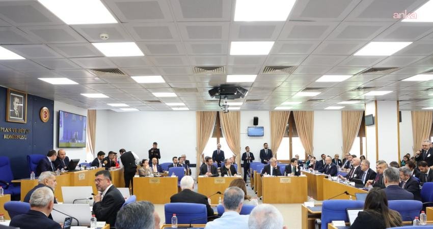 CHP İzmir Milletvekili Ümit Özlale, vergide düzenlemeyi içeren kanun teklifine ilişkin,