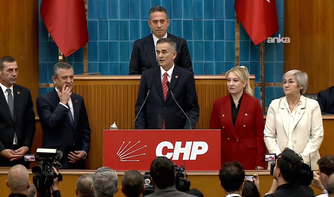 CHP Genel Başkanı Özgür Özel, partisinin grup toplantısında Bağımsız Sakarya