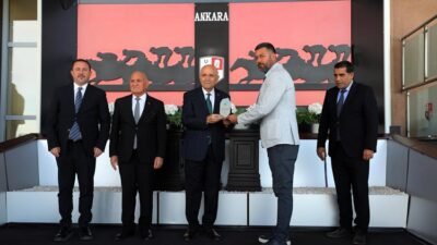 Türkiye Jokey Kulübü (TJK) tarafından 75. Yıl Hipodromu’nda düzenlenen Yenimahalle Belediye