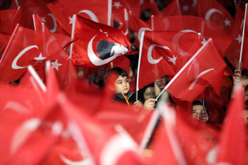 Yenimahalle Belediyesi, 29 Ekim Cumhuriyet Bayramı'nın 102'nci yıl dönümünü coşkuyla