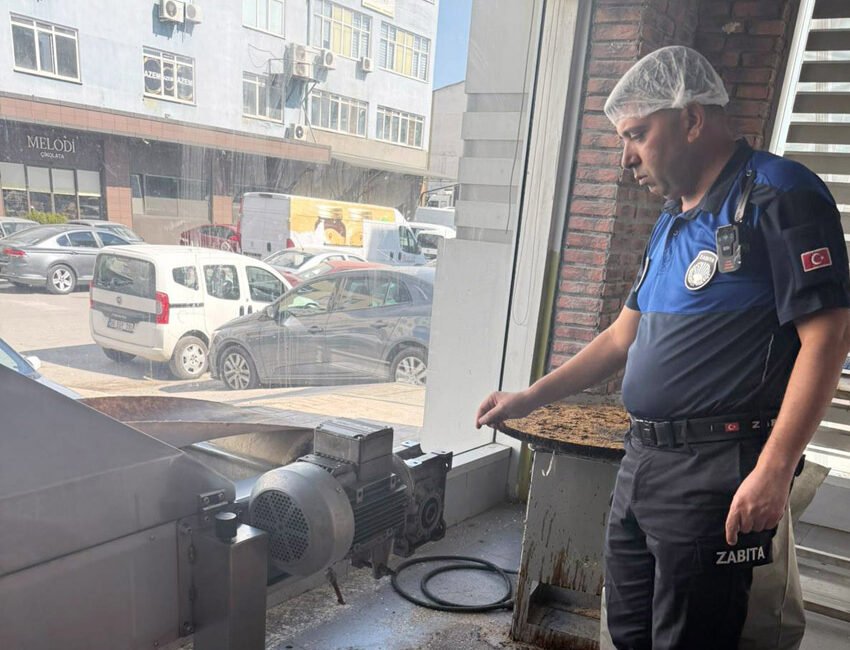 Yenimahalle Belediyesi Zabıta Müdürlüğü ekipleri, ilçe genelinde düzenli olarak gerçekleştirdiği