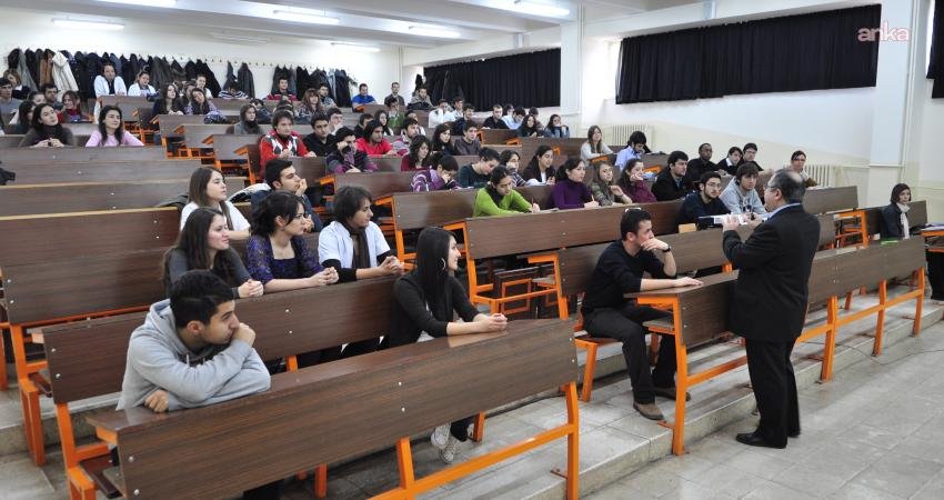 Yükseköğretim Kurulu (YÖK), isteyen ve başarılı olan öğrenciler için lisans