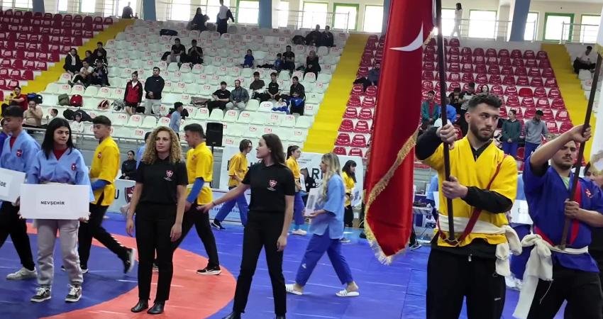 Yozgat, Hindistan’da düzenlenecek Kuşak Güreşi Dünya Şampiyonası’na katılacak milli sporcuların