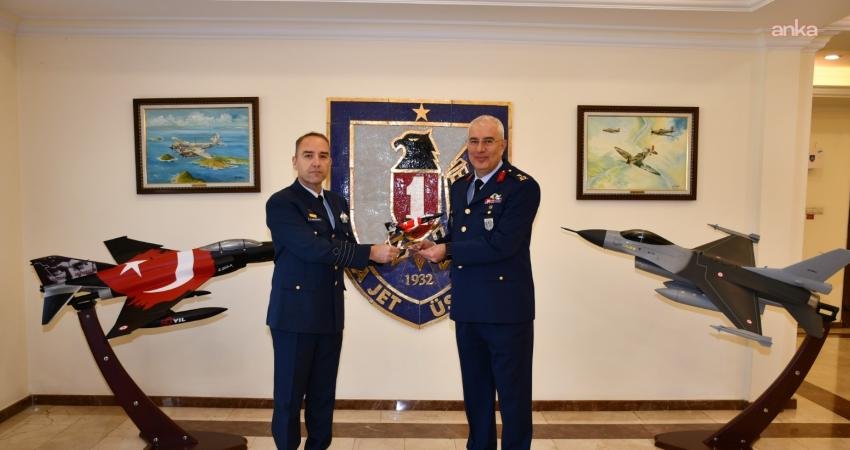 Yunanistan 111'inci Hava Üs Komutanlığı'ndan Hava Pilot Albay Panagiotis Katsikaris