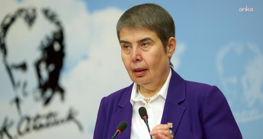Zeliha Aksaz Şahbaz’dan ‘promosyon’ tepkisi: “Sağlık çalışanlarının alın teri bankaların kârına peşkeş çekilemez” CHP Genel Başkan Yardımcısı Zeliha Aksaz Şahbaz, Sağlık Bakanlığı’nın "90
