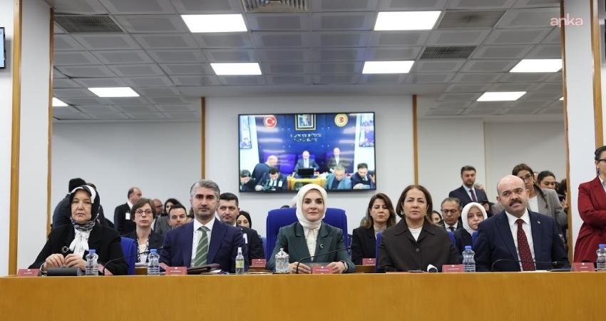 2026 bütçesi Plan ve Bütçe Komisyonu’nda… Bakan Göktaş: Ben istiyorum ki ülkemizin demografik gücü devam etsin. Ama siz yok yoksulluk, yok bilmem ne… Bu pencereden bakarsak ilerleyemeyiz Aile ve Sosyal Hizmetler Bakanlığı'nın 2026 yılı bütçe ve kesin hesap