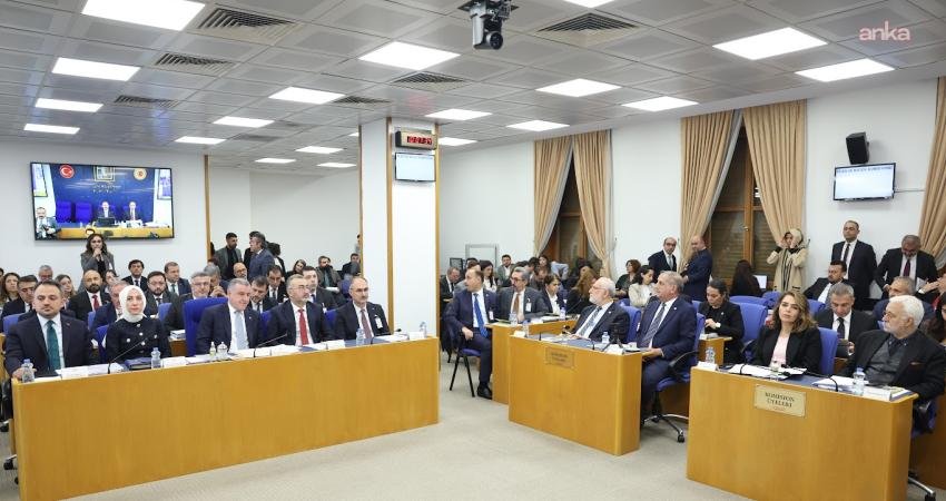 CHP İstanbul Milletvekili Fethi Açıkel, Gençlik ve Spor Bakanlığı'nın 2026