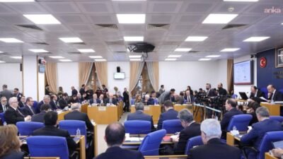 CHP İzmir Milletvekili Ümit Özlale, "Kaliteli sağlık hizmetini erişilebilirlikten memnuniyet,