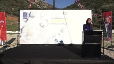 Kuşadası’nda bu yıl 5’inci kez düzenlenen Uluslararası Kuşadası Neopolis Heykel