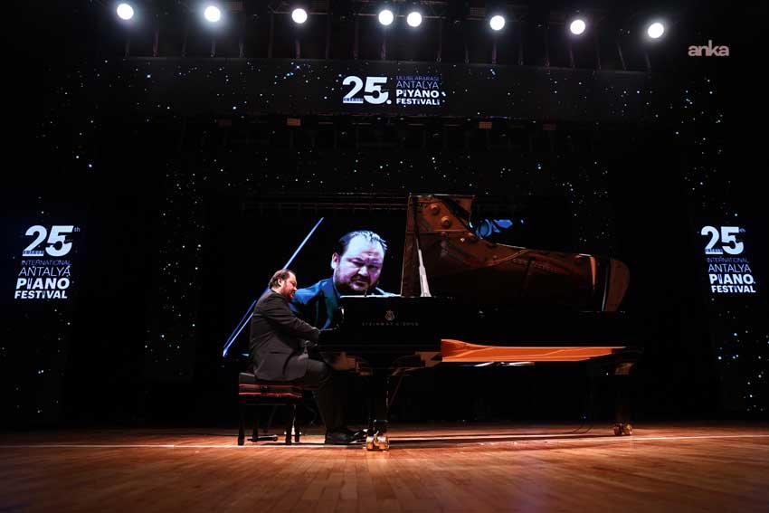 Antalya Büyükşehir Belediyesi ev sahipliğinde düzenlenen 25. Uluslararası Antalya Piyano