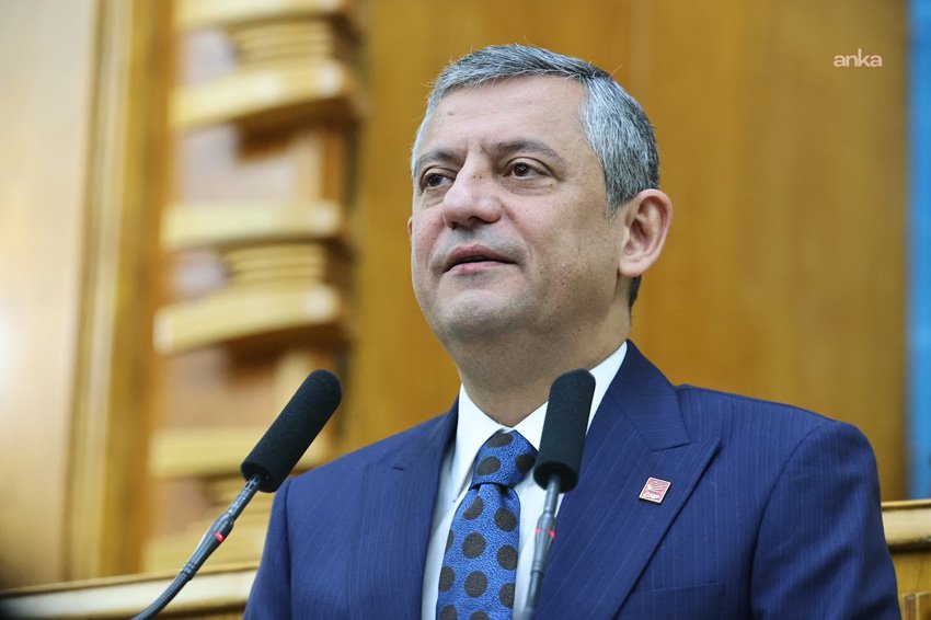 CHP Genel Başkanı Özgür Özel, partisinin grup toplantısında, İstanbul Büyükşehir