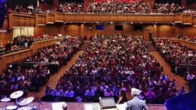 İzmir Büyükşehir Belediyesi Ahmed Adnan Saygun Sanat Merkezi (AASSM), konser