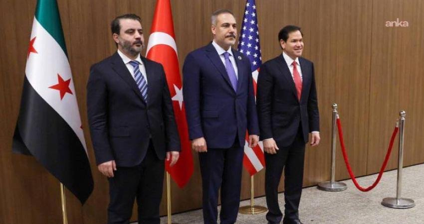 ABD Dışişleri Bakanlığı: “ABD, Suriye ve Türkiye dışişleri bakanları bölgesel işbirliği ve terörle mücadele konularını görüştü” ABD Dışişleri Bakanlığı Sözcüsü Tommy Pigott, ABD Dışişleri Bakanı Marco