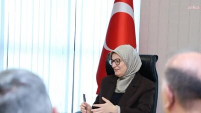 AK Parti Genel Başkan Yardımcısı Belgin Uygur, Sındırgı’da deprem sonrası