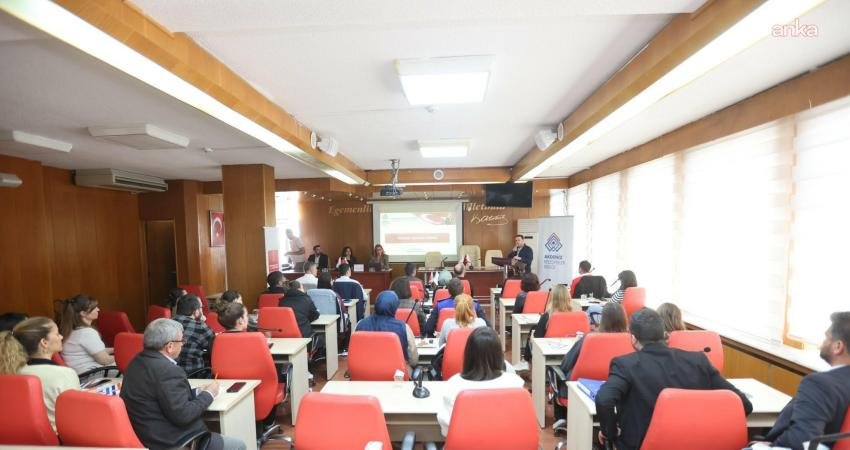 Akdeniz Belediyeler Birliği’nden Merkezefendi Belediyesi personeline mevzuat eğitimi Merkezefendi Belediyesi, Akdeniz Belediyeler Birliği tarafından düzenlenen "Personel Mevzuatı Eğitimi"ne