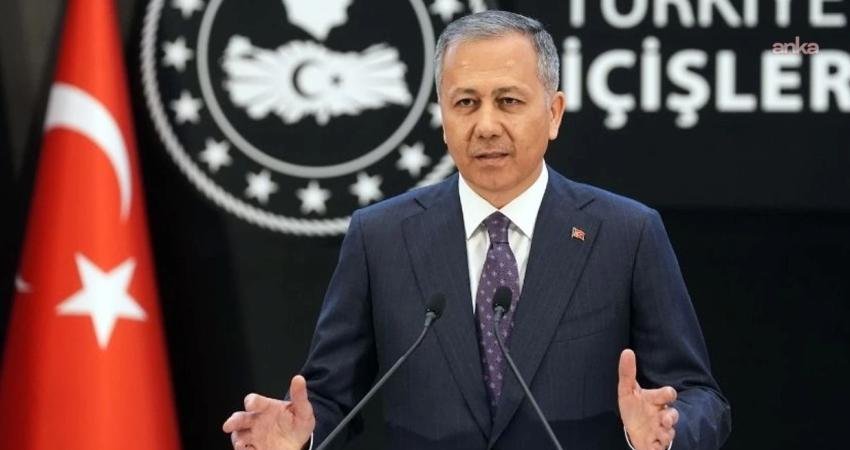 İçişleri Bakanı Ali Yerlikaya, 15 Kasım tarihinde resmi aracının park halindeki