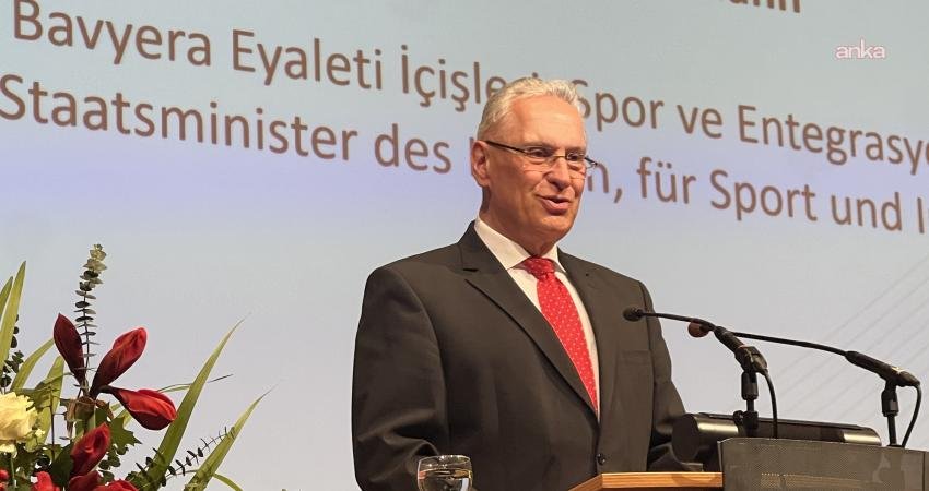 Almanya’da Noel pazarlarının açılmasıyla güvenlik önlemleri artırıldı. Bavyera İçişleri Bakanı