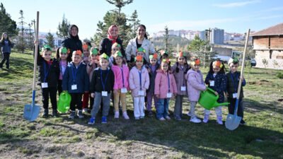 Altındağ Belediye Başkanı Dr. Veysel Tiryaki, Altındağlı çocuklarla el ele