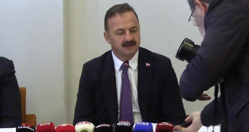 Anahtar Parti Genel Başkanı Ağıralioğlu: “Terör örgütü umut hakkından bahisle Meclis’e davet ediliyor, belediye başkanları içeride” Anahtar Parti Genel Başkanı Yavuz Ağıralioğlu, “Çocuklarımızın katiline ‘kurucu önder’