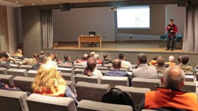 Ataşehir Belediyesi, sınav sürecinde ebeveynlerin çocuklarına daha sağlıklı ve doğru