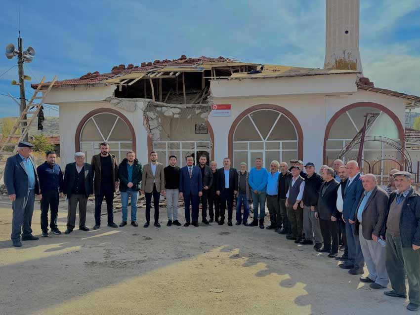 Ankara’da etkili olan şiddetli fırtına, Ayaş Çanıllı Köyü Camii’nde büyük