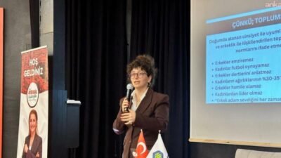 Bakırköy Belediyesi’nin her cuma İspirtohane Kültür Merkezi’nde düzenlediği “Bakırköy Muhabbeti”